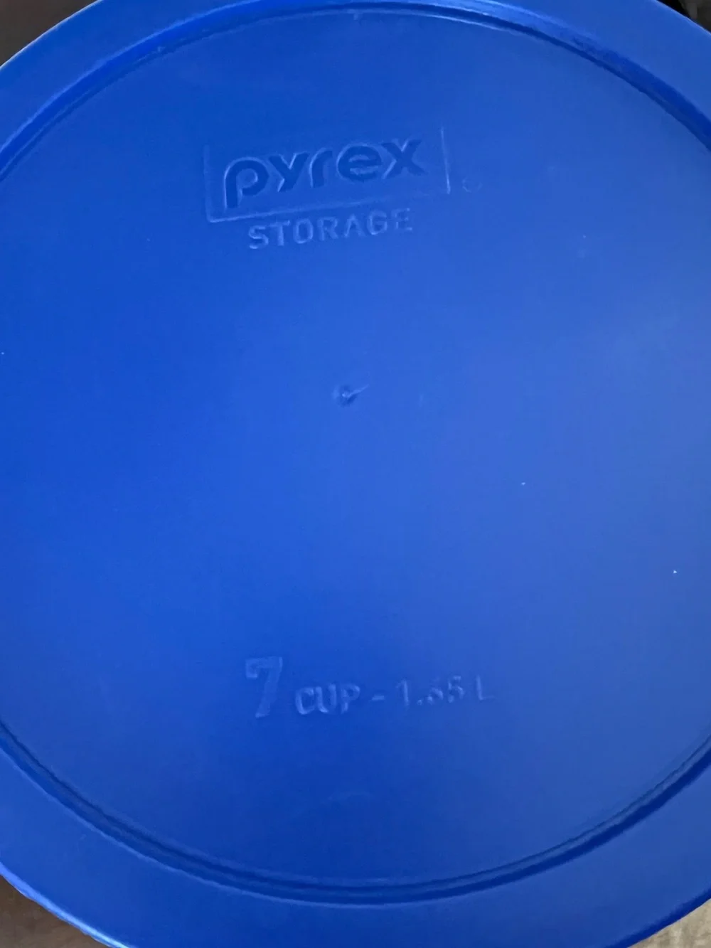 Set of 2 Pyrex 7 Cup Round Food Containers
